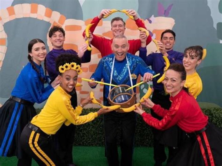 Uncover The Enchanting Moves Of Kelly Hamilton's Signature Wiggles